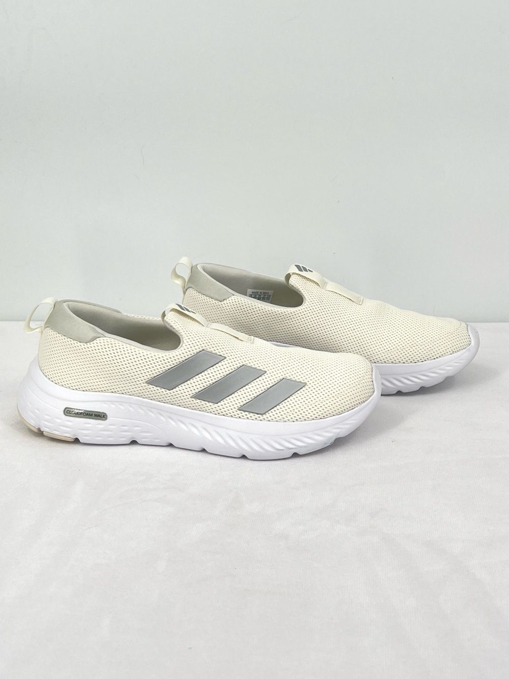 Adidas Cloudfoam Move Lounger Off White Silver Slip On Sneakers size 8